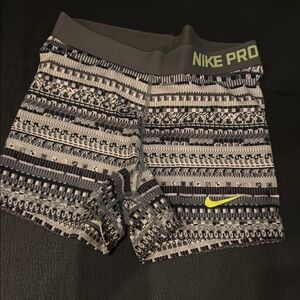 Nike Pro Women's Patterned Shorts - Black and Gray m
